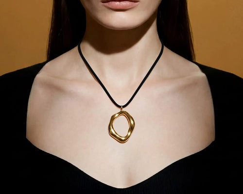 Organic Ring Pendant · Gold